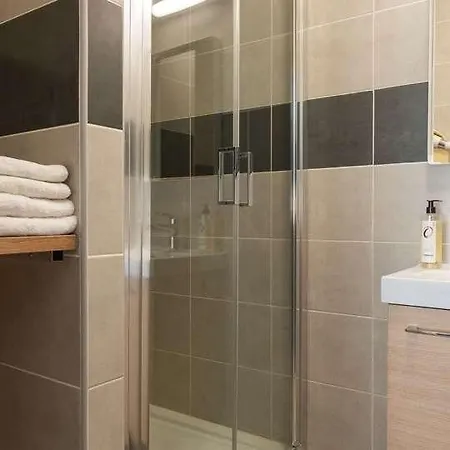 The Originals City, Notre Dame, ホテル